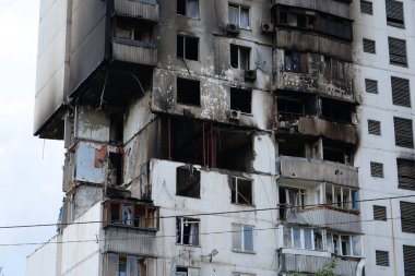 Gaz sızıntısı ve patlama sonucu birkaç apartman dairesinin yıkılması. Korkunç bir trajedi