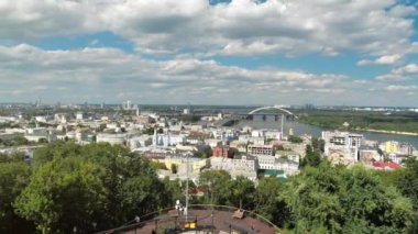 Ukrayna 'nın başkenti Kyiv' in Timelapse Panorama manzarası
