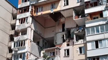 Konut binasındaki gaz patlaması sonrası kalıntılar