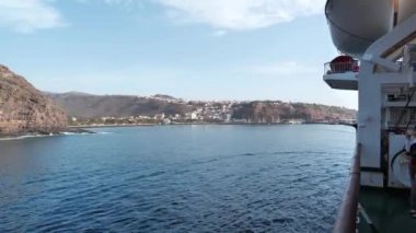 SAN SEBASTIAN, LA GOMERA Adaları, Kanada Adaları, İspanya, İspanya, İspanya 2 Ekim 2019: Feribot gemisindeki turistler La Gomera Adası, İspanya