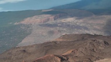 Volkan Tepesi 'nin zirvesinden bakış açısı - İspanya' nın en yüksek dağı - 3718 metre, Teide Ulusal Parkı, Tenerife Adası, Kanarya Adaları, İspanya