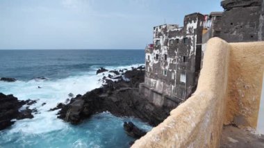 Atlantik Okyanusu kıyısında inşa edilen Punta Brava Puerto de la Cruz şehri yakınlarındaki küçük bir kasaba, Tenerife Adası, Kanarya Adaları, İspanya