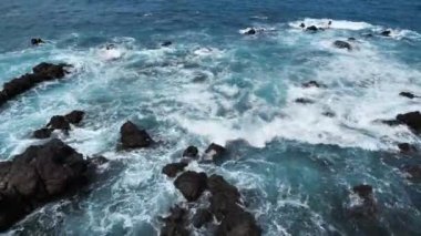 Tenerife adası kıyılarında dalgalar, Kanarya adaları, Atlantik okyanusu, İspanya