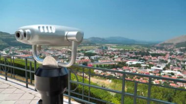 BOSNIA VE HERZEGOVINA, REPUBLIKA SRPSKA, TREBINJE, JULE 5 JULE, 2019: Trebinje kenti, Sırp Cumhuriyeti, Bosna-Hersek manzaralı izleme dürbünleri