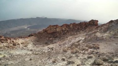 Volkan Tepesi 'nin zirvesinden manzara - İspanya' nın en yüksek dağı, 3718 metre, Teide Ulusal Parkı, Tenerife Adası, Kanarya Adaları, İspanya