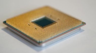 Merkezi İşlem Birimi, İşlemci. Elektronik bileşenleri olan mikro çiplere yakın çekim