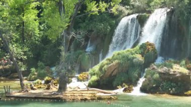 Kravica Şelalesi Bosna-Hersek 'teki Trebizat Nehri üzerinde