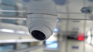 Trenin içindeki video kamera.