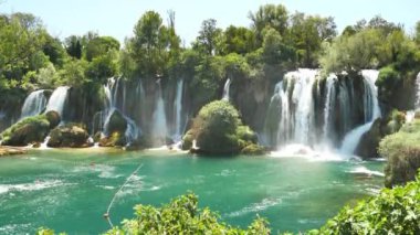 Trebizat Nehri, Bosna-Hersek 'te güzel Kravica şelalesi