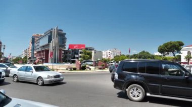 Shkoder, Arnavutluk, 7 Temmuz 2019: Arnavutluk Cumhuriyeti 'nde Scutari veya Scodra olarak bilinen Şkoder veya Şkodra kentindeki trafiğin taşınması