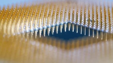 Merkezi İşlem Birimi, İşlemci. Elektronik bileşenleri olan mikro çiplere yakın çekim
