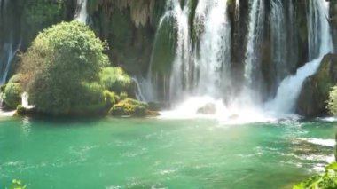Kravica Şelalesi Bosna-Hersek 'teki Trebizat Nehri üzerinde