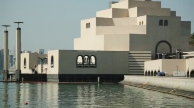 Katar, Doha, 21 Mart 2018: Doha - Qatar, Basra Körfezi, Arap Yarımadası'nda, Orta Doğu başkenti ve en kalabalık İslam Sanat Müzesi