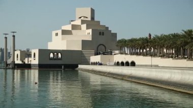 Katar, Doha, 21 Mart 2018: Doha - Qatar, Basra Körfezi, Arap Yarımadası'nda, Orta Doğu başkenti ve en kalabalık İslam Sanat Müzesi