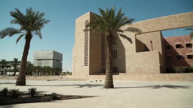 Katar, DOHA, 21 Mart 2018: Doha 'daki Eğitim Şehri' nde Carnegie Mellon Üniversitesi - Katar 'ın başkenti ve en kalabalık şehri, Basra Körfezi, Arap Yarımadası, Orta Doğu