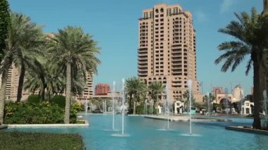 Katar, DOHA, 26 Mart 2018: İnci Katar 'daki Çeşmeler - Doha şehrindeki büyük yapay ada, Katar Körfezi, Arap Yarımadası, Orta Doğu