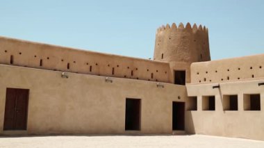 El Zubara Kalesi veya El Zubarah Kalesi - 1938 yılında Şeyh Abdullah bin Jassim Al Thani, Katar, Basra Körfezi, Arap Yarımadası, Orta Doğu zamanında inşa edilen tarihi Katar askeri kalesi.