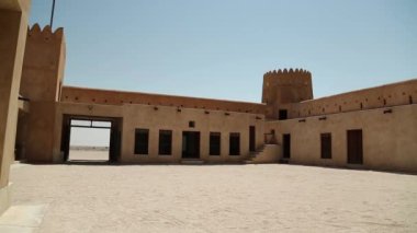 El Zubara Kalesi veya El Zubarah Kalesi - 1938 yılında Şeyh Abdullah bin Jassim Al Thani, Katar, Basra Körfezi, Arap Yarımadası, Orta Doğu zamanında inşa edilen tarihi Katar askeri kalesi.