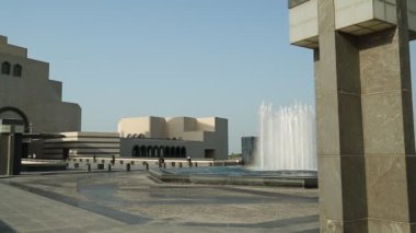 Katar, DOHA, 21 Mart 2018: Doha 'daki İslam Sanatları Müzesi yakınları - Katar' ın başkenti ve en kalabalık şehri, Basra Körfezi, Arap Yarımadası