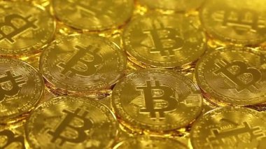 Şifreli para birimi Altın Bitcoin, BTC, Bit Coin. Engelleme teknolojisi, bitcoin madencilik konsepti, dönen bitcoinlerin makro atışı