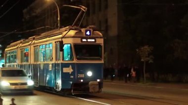 UKRAINE, VINNYTSIA, 27 Mayıs 2017: Sobornaya caddesi boyunca tramvay turları - Vinnytsia 'nın ana caddesi - batı-orta Ukrayna' da şehir, Güney Bug nehrinin kıyısında yer alır.