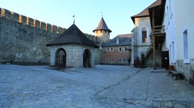 Eski kale, Khotyn şehrinde taş kale, batı Ukrayna. Khotyn, ilk kez 1001 yılında tarihsel olarak Dniester Nehri 'nin güneybatı kıyısında yer almaktadır ve Bessarabia tarihi bölgesinin bir parçasıdır.