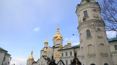Ukrayna, Pochayiv, 25 Mart 2017: İnsanlar Kutsal Dormition Pochayiv Lavra - büyük karmaşık Ortodoks Kilisesi ve Manastırı Ukrayna ve Ukrayna, Kiev-Pechersk Lavra sonra ikinci