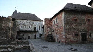 Eski kale, Khotyn şehrinde taş kale, batı Ukrayna. Khotyn, ilk kez 1001 yılında tarihsel olarak Dniester Nehri 'nin güneybatı kıyısında yer almaktadır ve Bessarabia tarihi bölgesinin bir parçasıdır.