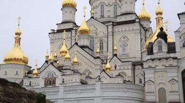 Lord Katedrali, 2013, Pochayiv Lavra, Ternopil Oblastı, Ukrayna. Ukrayna 'nın batısındaki en büyük ortodoks kilise kompleksi ve manastırı ve Kiev-Pechersk Lavra' dan sonra Ukrayna 'da ikinci.