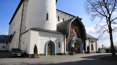 Ukrayna, Pochayiv, 25 Mart 2017: İnsanlar Kutsal Dormition Pochayiv Lavra - büyük karmaşık Ortodoks Kilisesi ve Manastırı Ukrayna ve Ukrayna, Kiev-Pechersk Lavra sonra ikinci