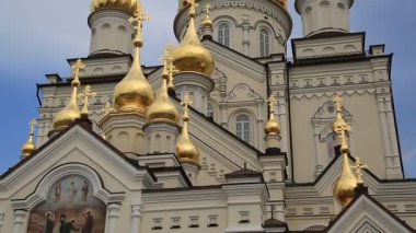 Lord Katedrali, 2013, Pochayiv Lavra, Ternopil Oblastı, Ukrayna. Ukrayna 'nın batısındaki en büyük ortodoks kilise kompleksi ve manastırı ve Kiev-Pechersk Lavra' dan sonra Ukrayna 'da ikinci.
