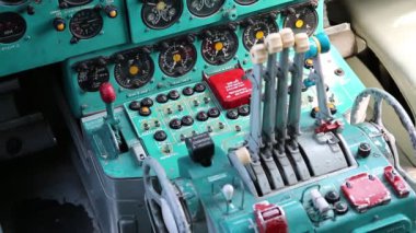 Eski uçak Instruments panel, Sovyetler Birliği beri eski uçağın iç. Eski uçak kabin