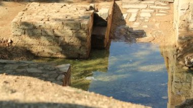 Ürdün 'deki İsa Mesih' in tarihi vaftiz yeri. Al-Maghtas, Ürdün Nehri 'nin doğu kıyısında, Ürdün' ün Ötesindeki Vaftiz Alanı Bethany olarak bilinen bir arkeolojik dünya mirası alanıdır.