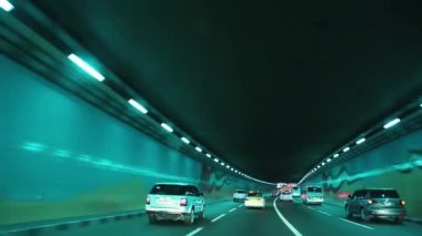 Birleşik Arap Emirlikleri, Dubai, 1 Şubat 2016: tünel Dubai, Suudi Arabistan, sürüş. Dubai Emirliği Birleşik Arap Emirlikleri, Arap Yarımadası'nda Güneydoğu sonunda bulunan ülke biridir