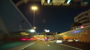 Birleşik Arap Emirlikleri, Dubai, 1 Şubat 2016: sarı tünelinden Dubai, Suudi Arabistan, sürüş. Dubai Emirliği Birleşik Arap Emirlikleri, Arap Yarımadası'nda Güneydoğu sonunda bulunan ülke biridir