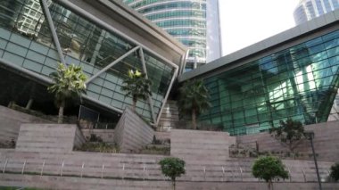 Birleşik Arap Emirlikleri, Dubai, 5 Şubat 2016: Almas veya elmas Kulesi supertall gökdelen, Dubai Multi mal Merkezi, Jumeirah Lakes Towers, Birleşik Arap Emirlikleri. Dubai - şehir ve Emirliği Birleşik Arap Emirlikleri