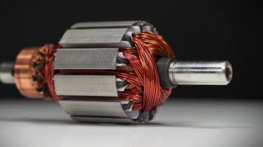 Perküsyon masaj aletinden bakır bobinli elektrikli motor pervanesi