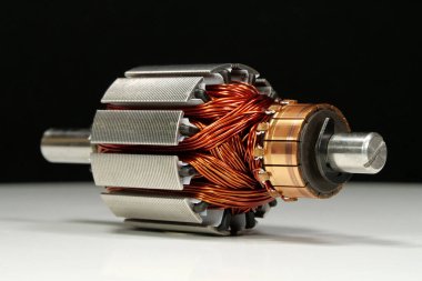 Küçük ev aletlerinden bakır bobinli elektrikli motor pervanesi.