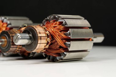 Ev aletlerinden elektrikli motorların pervaneleri, yakın çekim fotoğrafları.