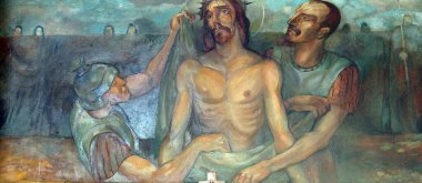 10. Haç İstasyonları, Hırvatistan 'ın Karlovac kentinde İsa' nın giysileri, Aziz Yusuf Ulusal Tapınağı 'ndan çıkarıldı