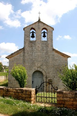 Hırvatistan 'ın Labinci kentindeki Kutsal Üçleme Kilisesi