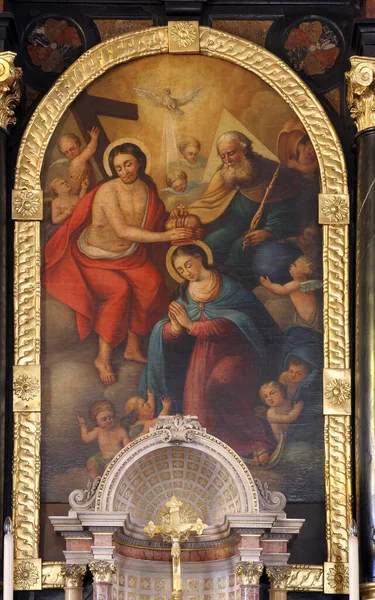 Koronacja Najświętszej Marii Panny Ołtarz Główny Kościele Parafialnym Świętej Trójcy — Zdjęcie stockowe