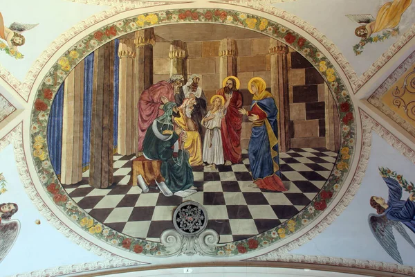 12岁的耶稣在圣殿里 在克罗地亚卡尔洛瓦茨圣三一教区教堂里的壁画里 — 图库照片