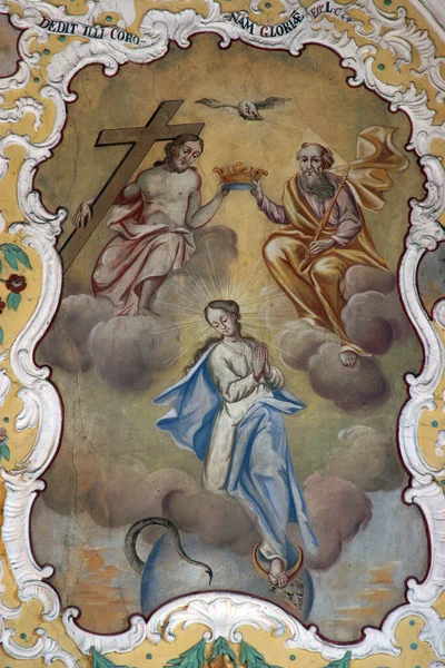 Korunovace Panny Marie Freska Farním Kostele Panny Marie Sněžné Kutině — Stock fotografie