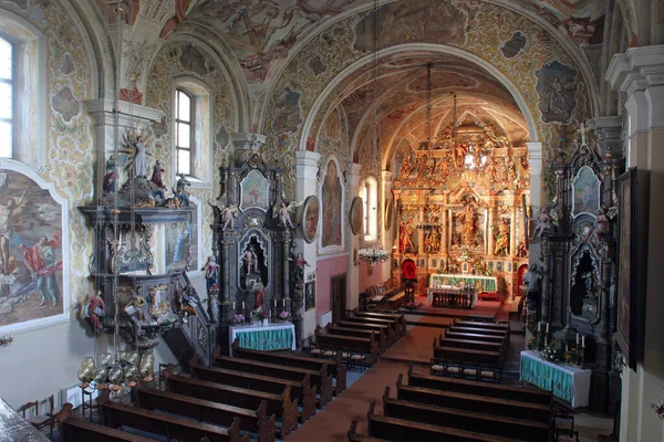 克罗地亚库蒂娜的雪夫人教区教堂 — 图库照片