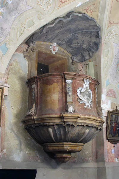 Pulpit Церкви Пресвятой Девы Марии Ястребарско Хорватия — стоковое фото