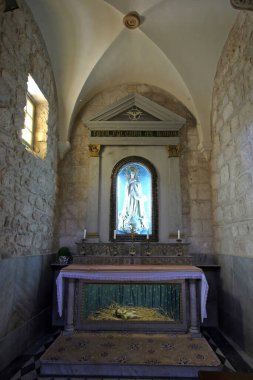 İskenderiyeli Aziz Catherine Kilisesi, İsa 'nın doğduğu yer olan Beytüllahim' in yanında sunak.