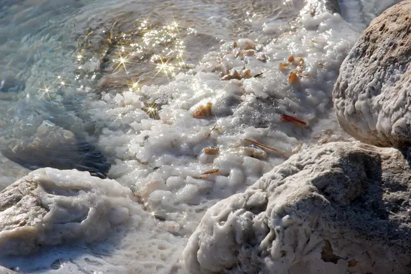 İsrail, Ölü Deniz 'in büyük tuz kristali