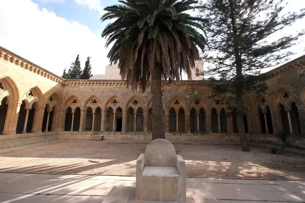 Pater Noster Kilisesi 2 Ekim 2006 'da İsrail' in Kudüs kentindeki Zeytin Dağı 'nda bulunan bir Roma Katolik kilisesidir..