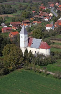 Aziz George Kilisesi ve Hırvatistan 'ın Kaniska Iva kentindeki Meryem' in Günahsız Kalbi